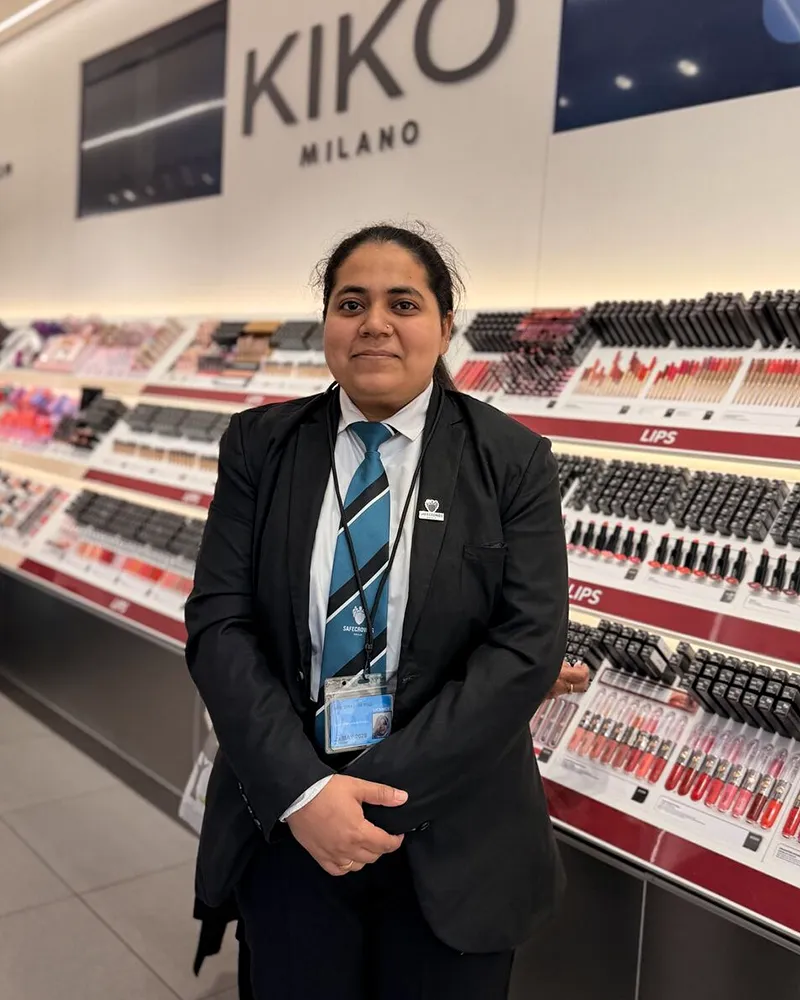 SAFECROWDS Retail Security inside Kiko Milano